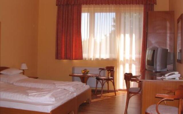 Karádi Hotel