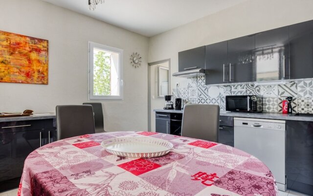 Cosy Holiday Home in Provence With Swimming Pool