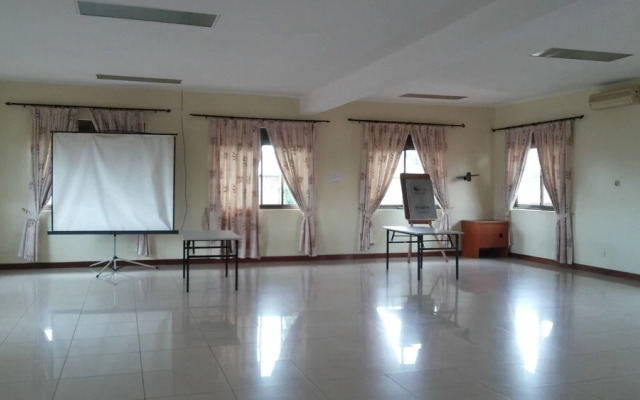 Lillian Towers Hotel