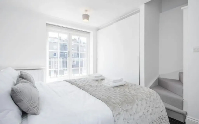 The Harrods Residence with AC
