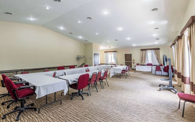 Baymont Inn & Suites Fairborn