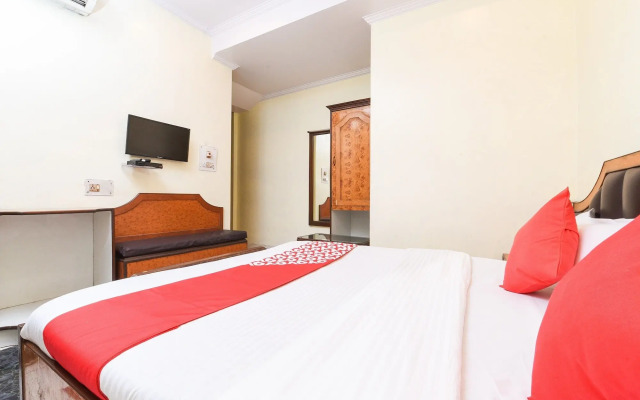 OYO 15835 Hotel City Palace