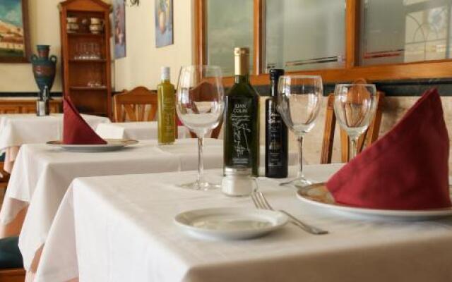 Hostal Restaurante El Cary