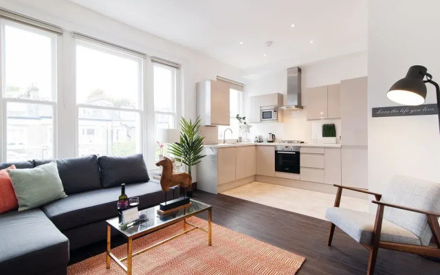 FG Property - The Holland Road Residence II