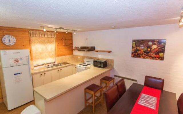 Misty Gables 2/24 Townsend Street