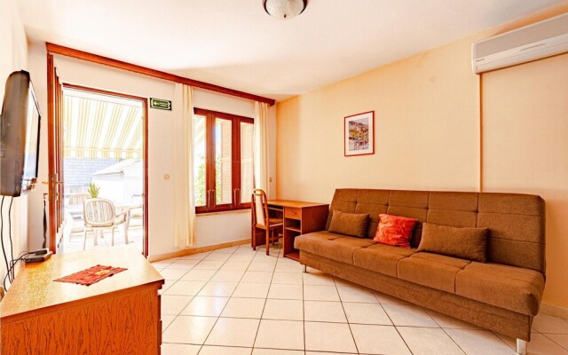 Amazing Apartment in Zrnovo With Wifi and 2 Bedrooms