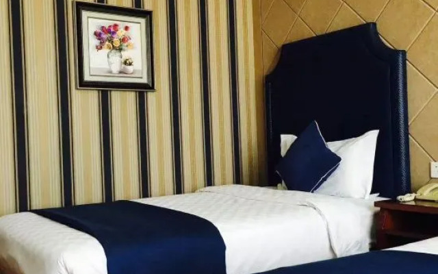 Riyueming Hotel · Select (Dalian 967 Hospital Gorky Road)