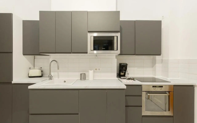 SUPER CENTRAL 2BR-2BT with Balcony&View&Sauna&Jacuzzi