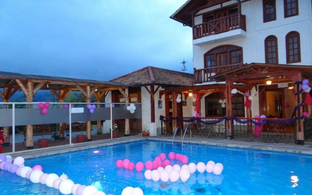 Hosteria El Imperio Real