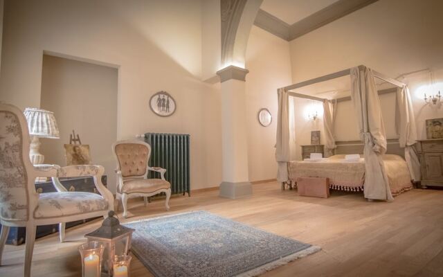 Breathtaking 4BD Apt 5min Walk to Duomo