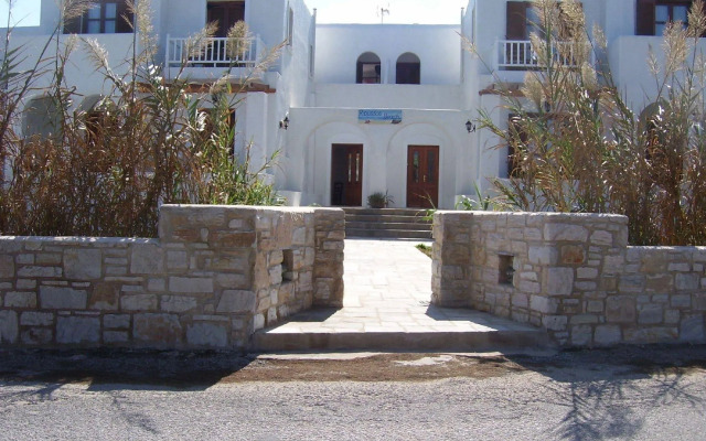 Hotel Roussos Beach