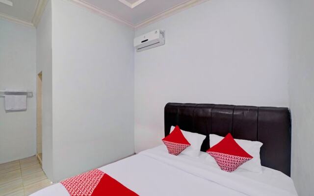 Madina Residence by OYO Rooms