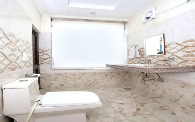 OYO 3004 Hotel Star City