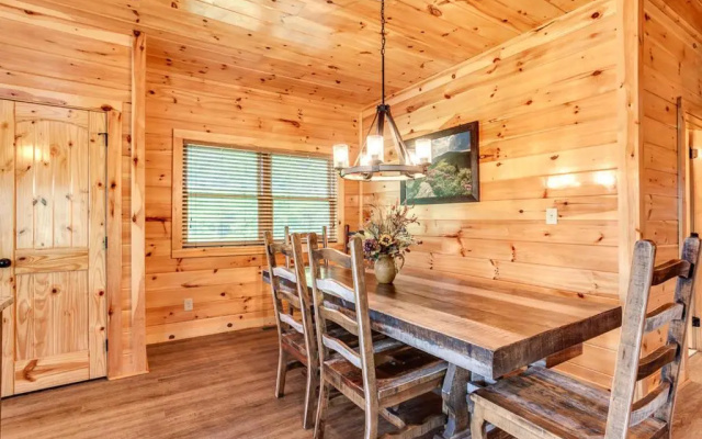 4 Bedroom Cabin for 14
