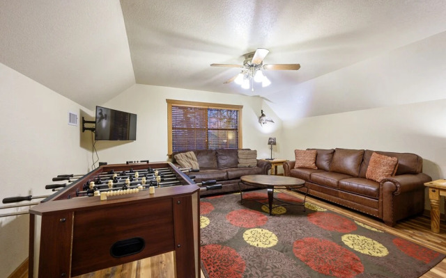 Lacey Dogwood Family Cabin With Free Wifi and Private BBQ by Redawning