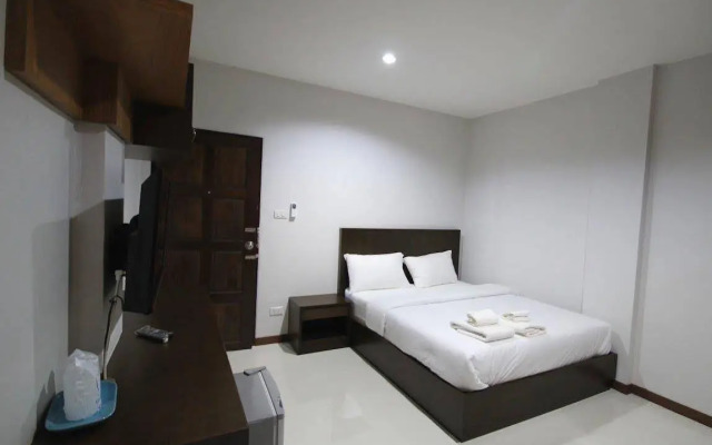 Siriwat Apartment