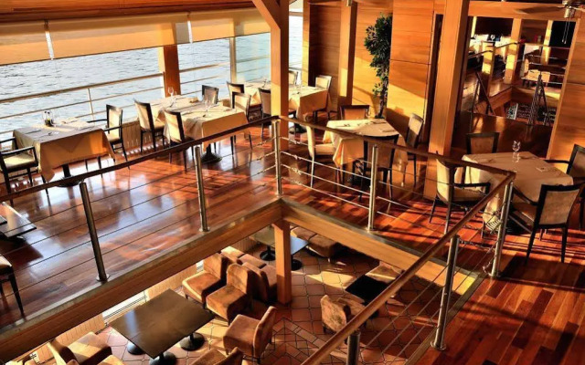 Vogue Boat Apartments