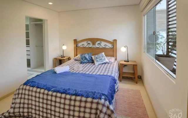 N4A2 - New, Nice, for Long and Short Stay