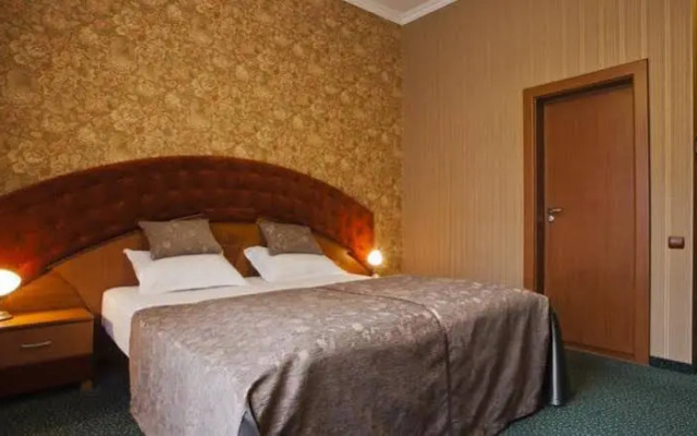 Luna Hotel