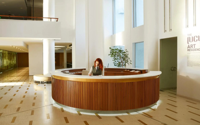 Lucy Hotel