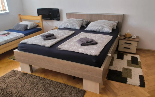 Trosoban stan u Zenici