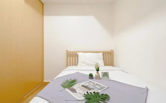 Simple 3Br At Pollux Chadstone Apartment