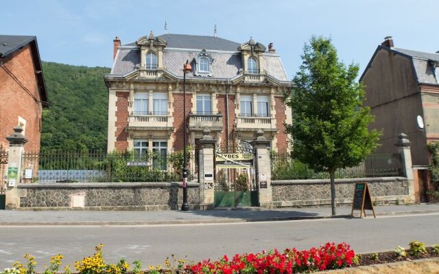 hotelImage