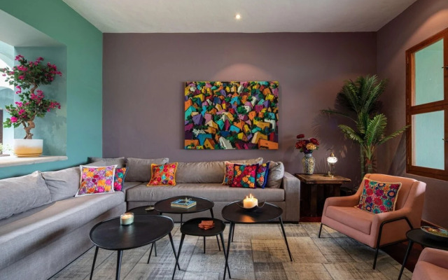 Holt - 1000 Arabian Nights