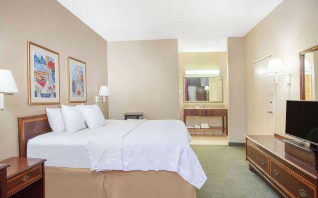 Days Inn by Wyndham Statesboro