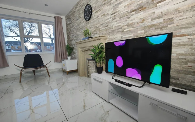 Tyburn Home, Birmingham With Free Parking