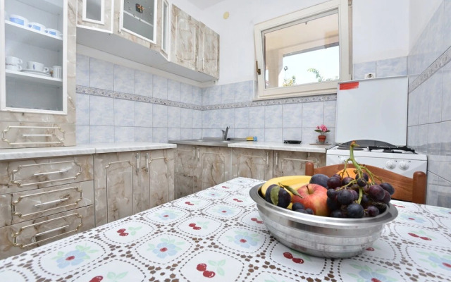 Apartments and Rooms Jakov