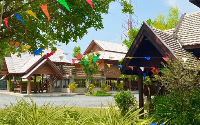 Lan Long Khao Cafe & Resort