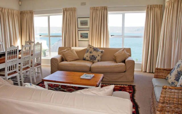 10 Mystique Self catering