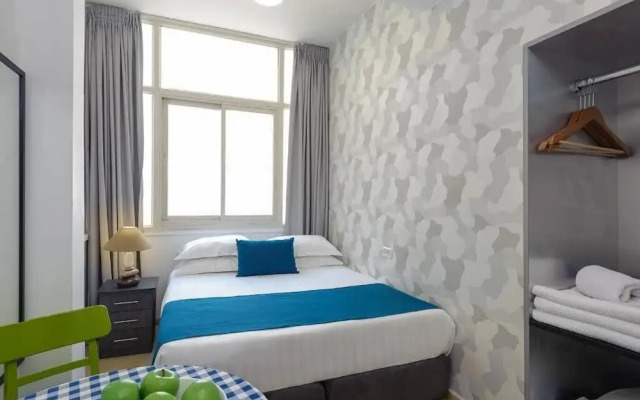 TLV Apartment 77