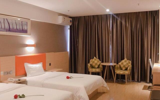 7Day Premium Chengdu Railway East Station Capitaland Square Branch