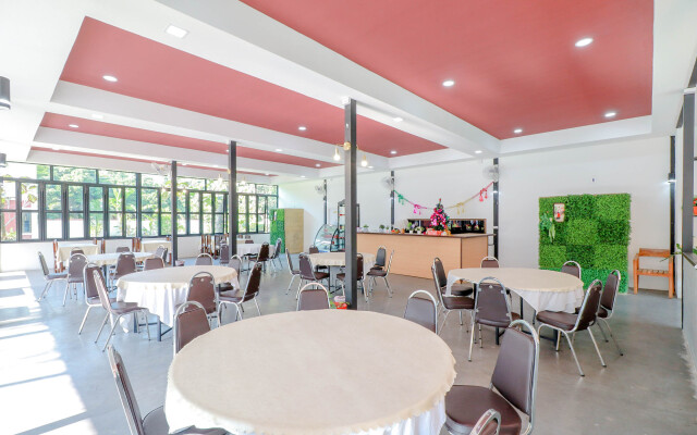 Tong House Resort