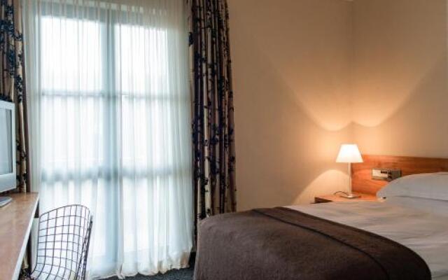 Zeller Hotel & Restaurant