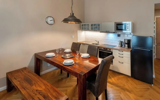 Downtown - 2 Room Zborovska