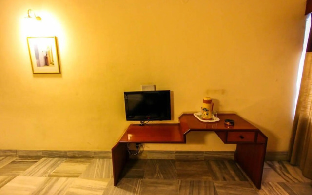 FabHotel Samrat Residency