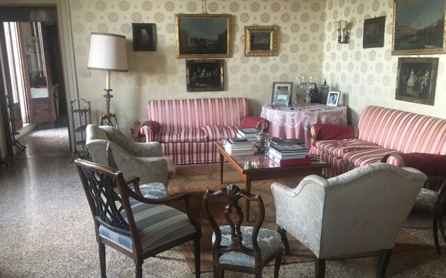 Luxurious Palazzo in Venice in the Rialto Area With Housekeepercook