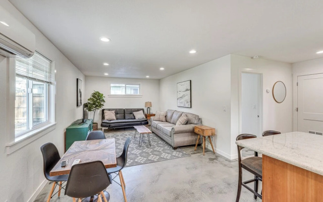 Welcoming Grants Pass Retreat - Walk to Park!