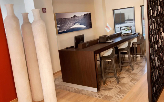 City Express Suites Cabo San Lucas