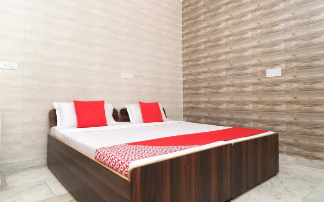 OYO 23066 Shiv Guest House