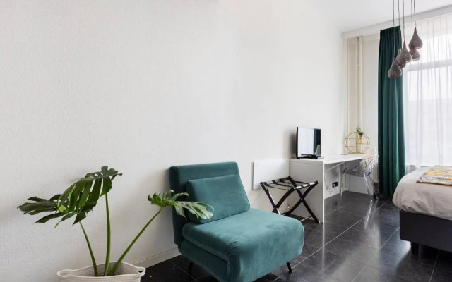 Riverview Studio in Historical Heart of Antwerp