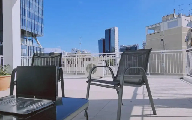 82 NIC - Stay Aurum Apartment
