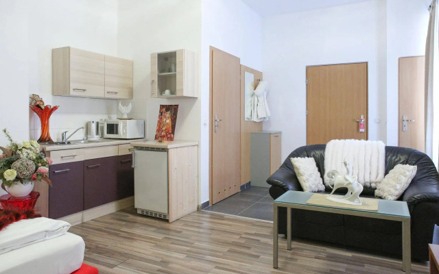 Queens Apartments