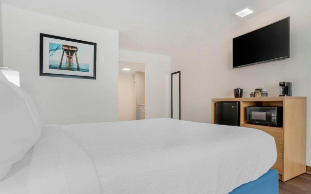 Chateau Beachfront Hotel, A By The Sea Resort