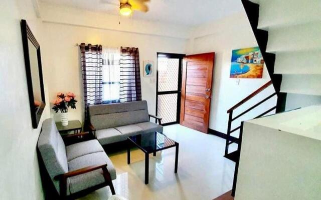 Kaitleen Home Stay Door 2