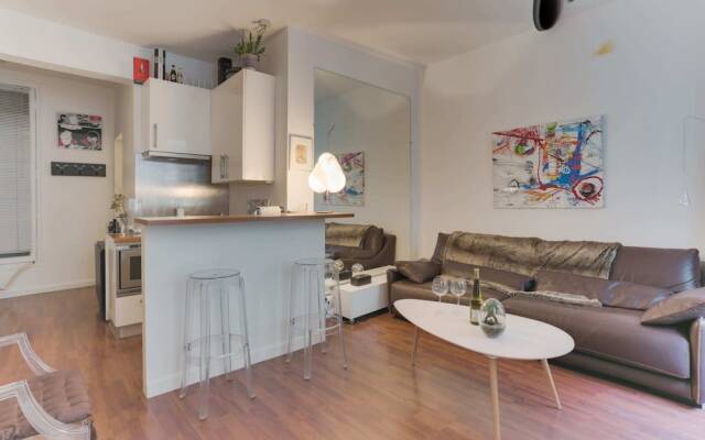 Artsy Flat For 2 Near Opera