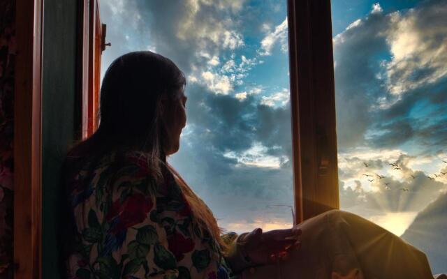 Dil Bole Pahad - The Wooden Chalet, Prini, Manali